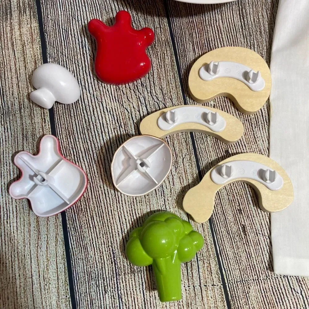 Hape Silly spaghetti Bowl of Bendable Spaghetti Wooden Pieces Pretend Play‎ Toy